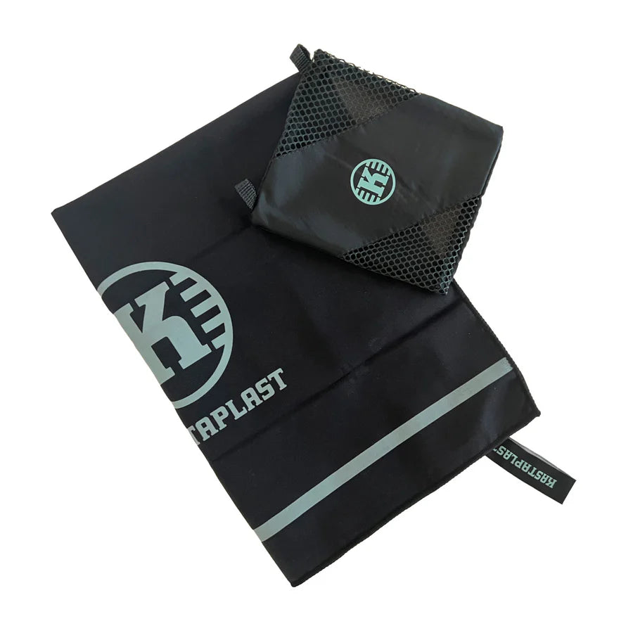 Disposable plastic towel
